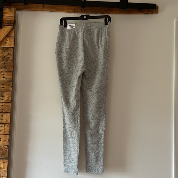 NWT IZOD grey sweat set, zip up hoodie and pants - Picture 6 of 8